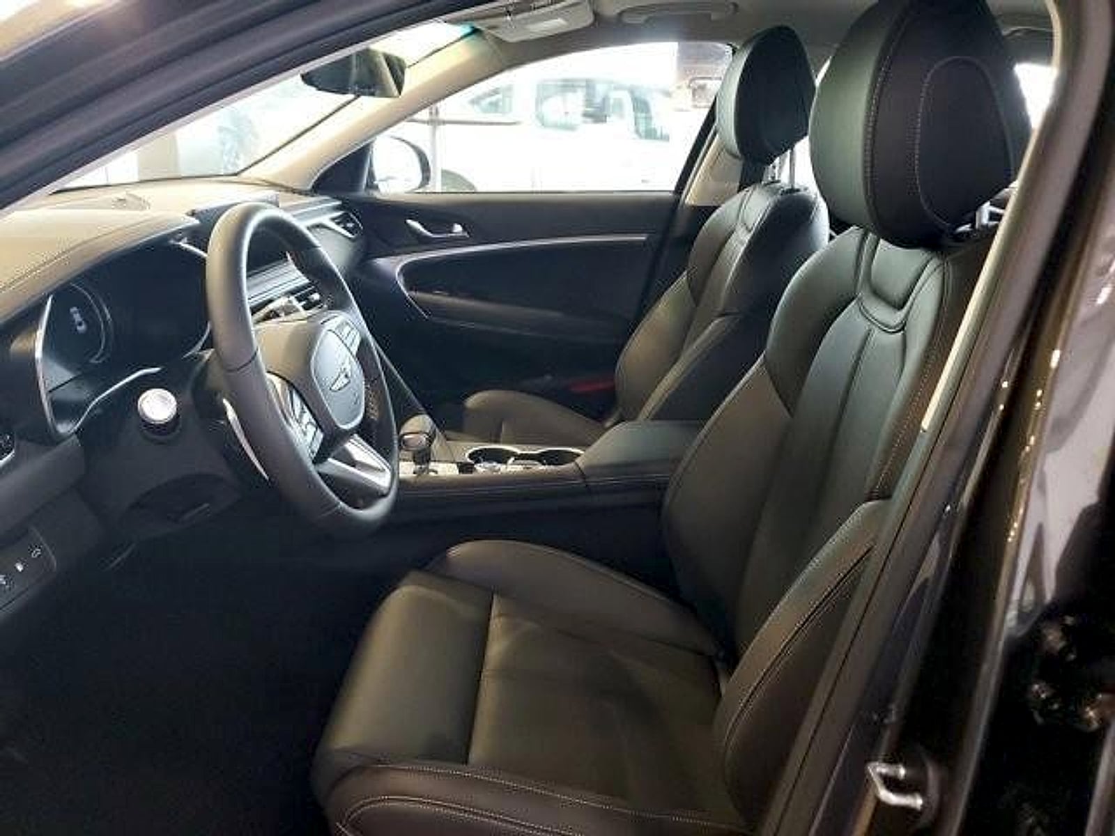 2026 GENESIS G70 Standard - Photo 8