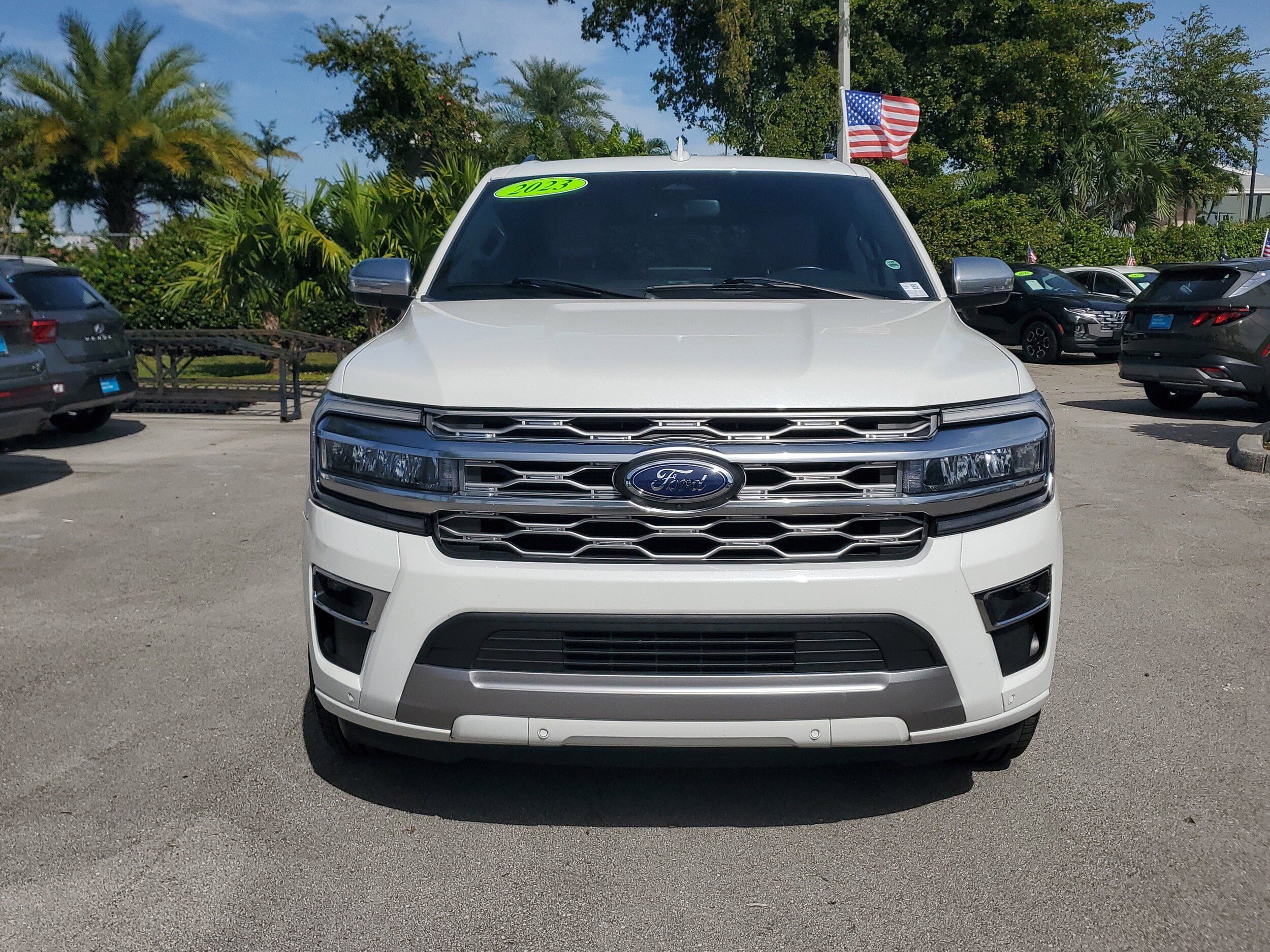 2023 Ford Expedition Platinum photo 2