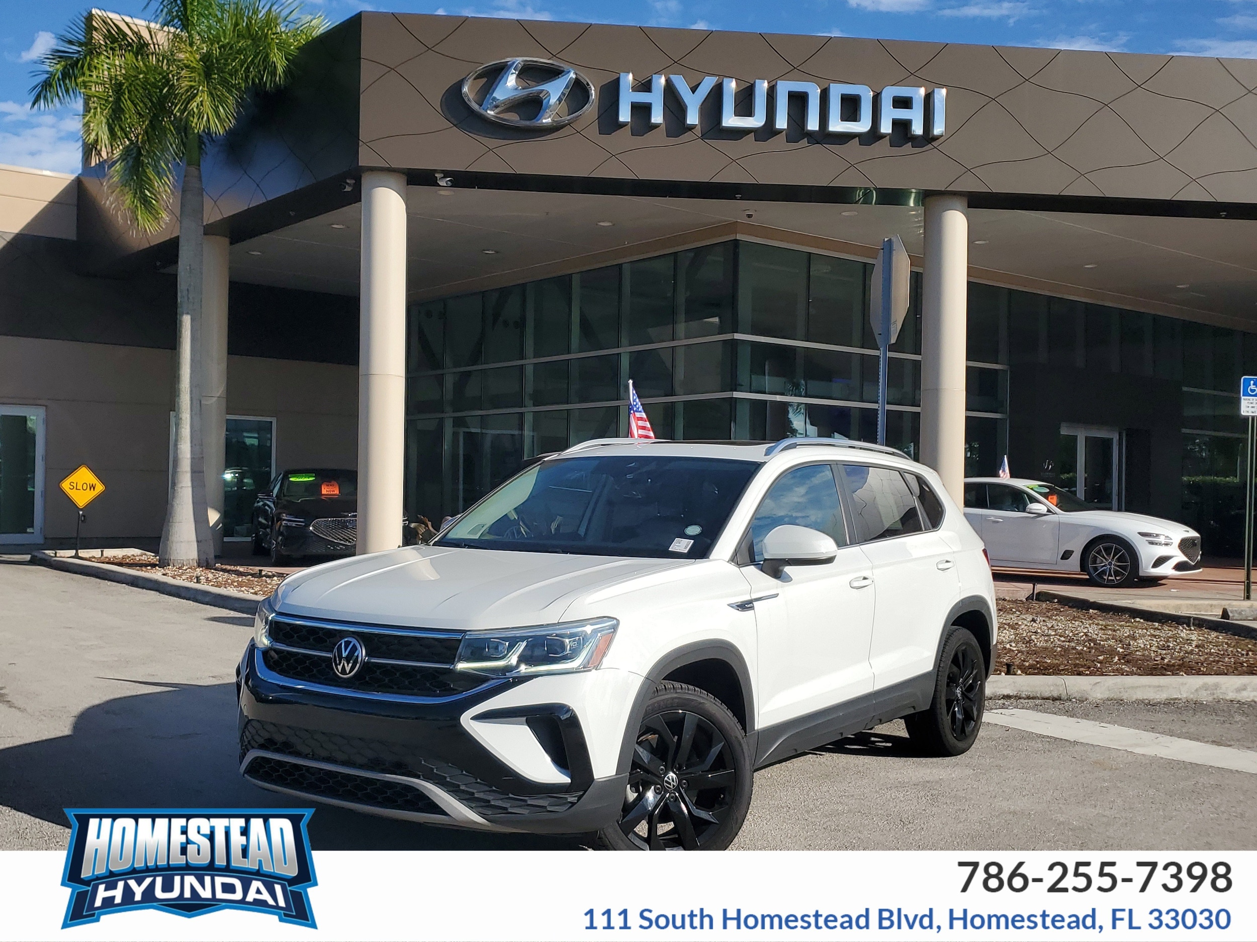 2022 Volkswagen Taos SEL's photo