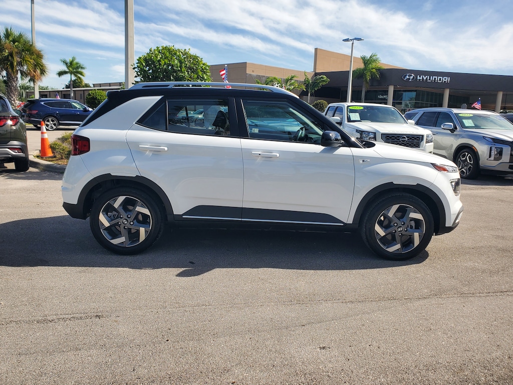 Certified 2024 Hyundai Venue Limited Limited IVT