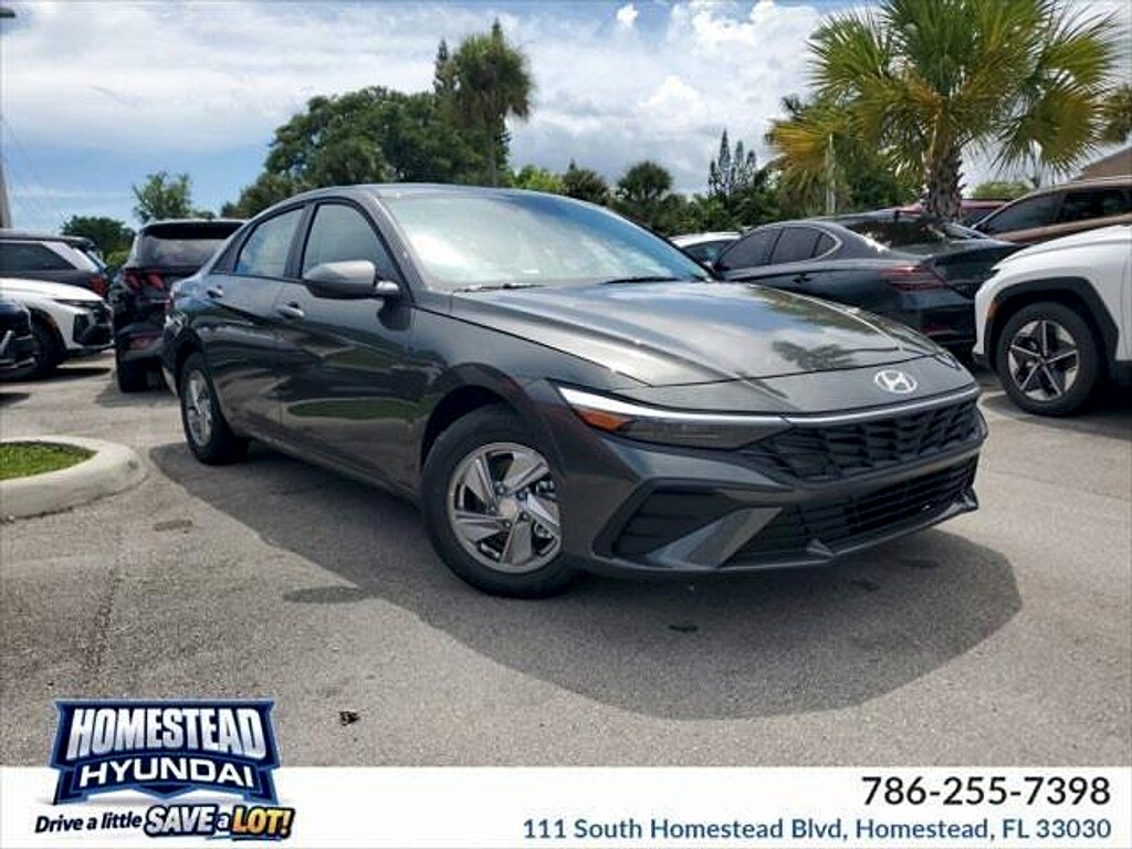 Used 2025 Hyundai Elantra SE SE IVT