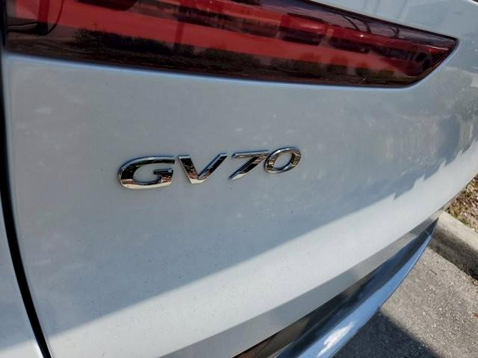 2026 GENESIS GV70 Standard - Photo 6