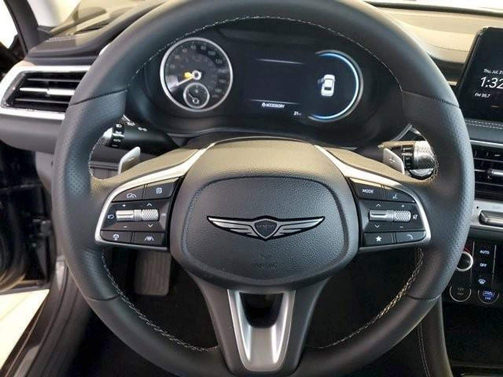 2026 GENESIS G70 Standard - Photo 10