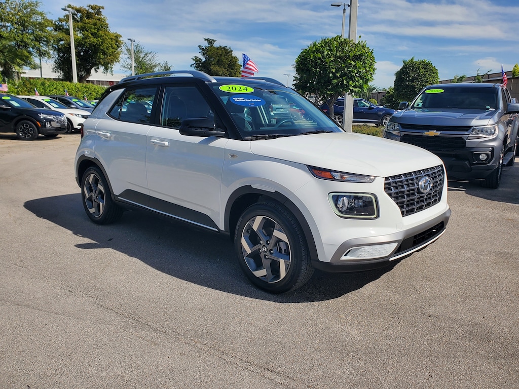 Certified 2024 Hyundai Venue Limited Limited IVT