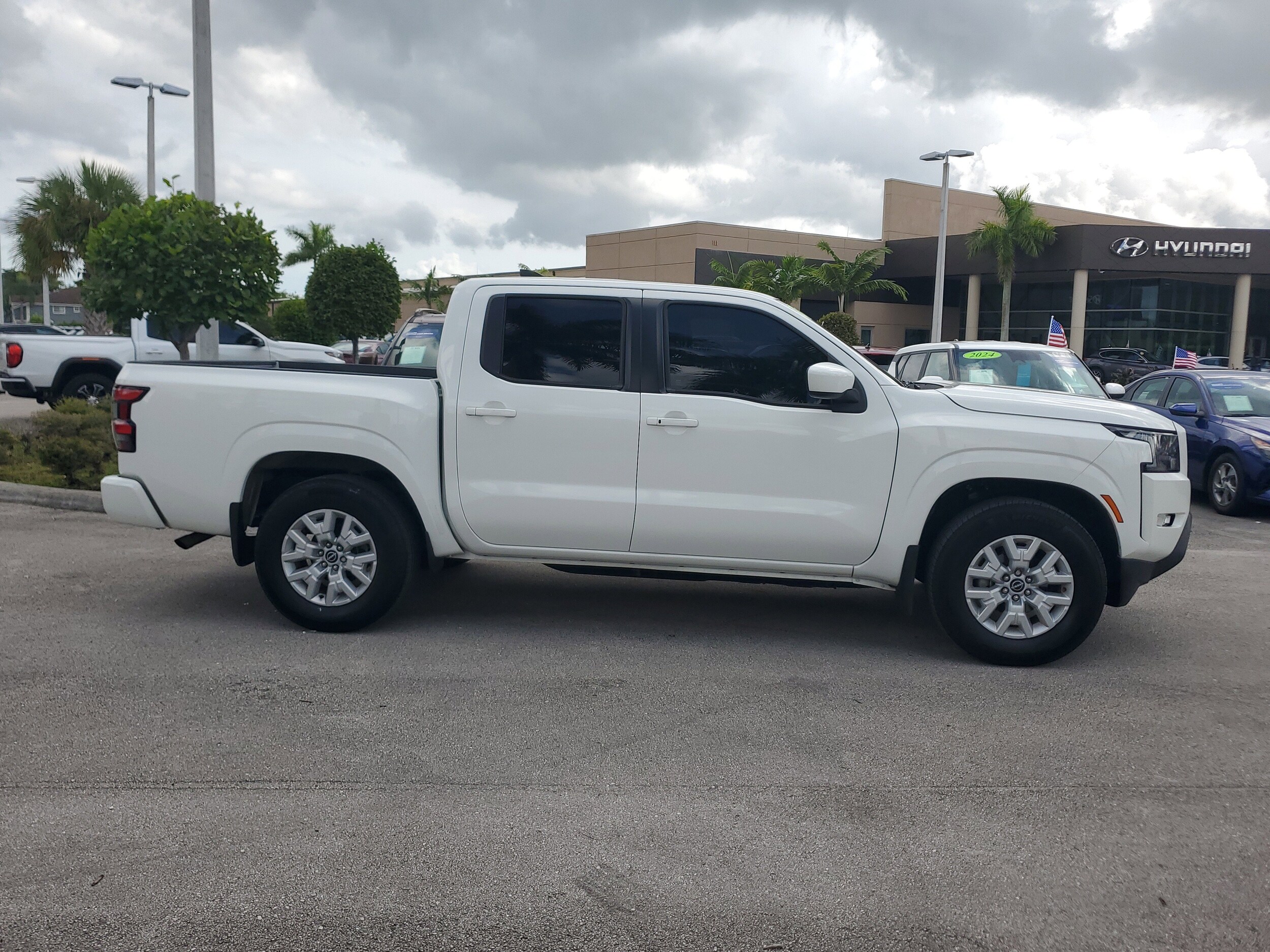 2022 Nissan Frontier Crew Cab SV photo 4