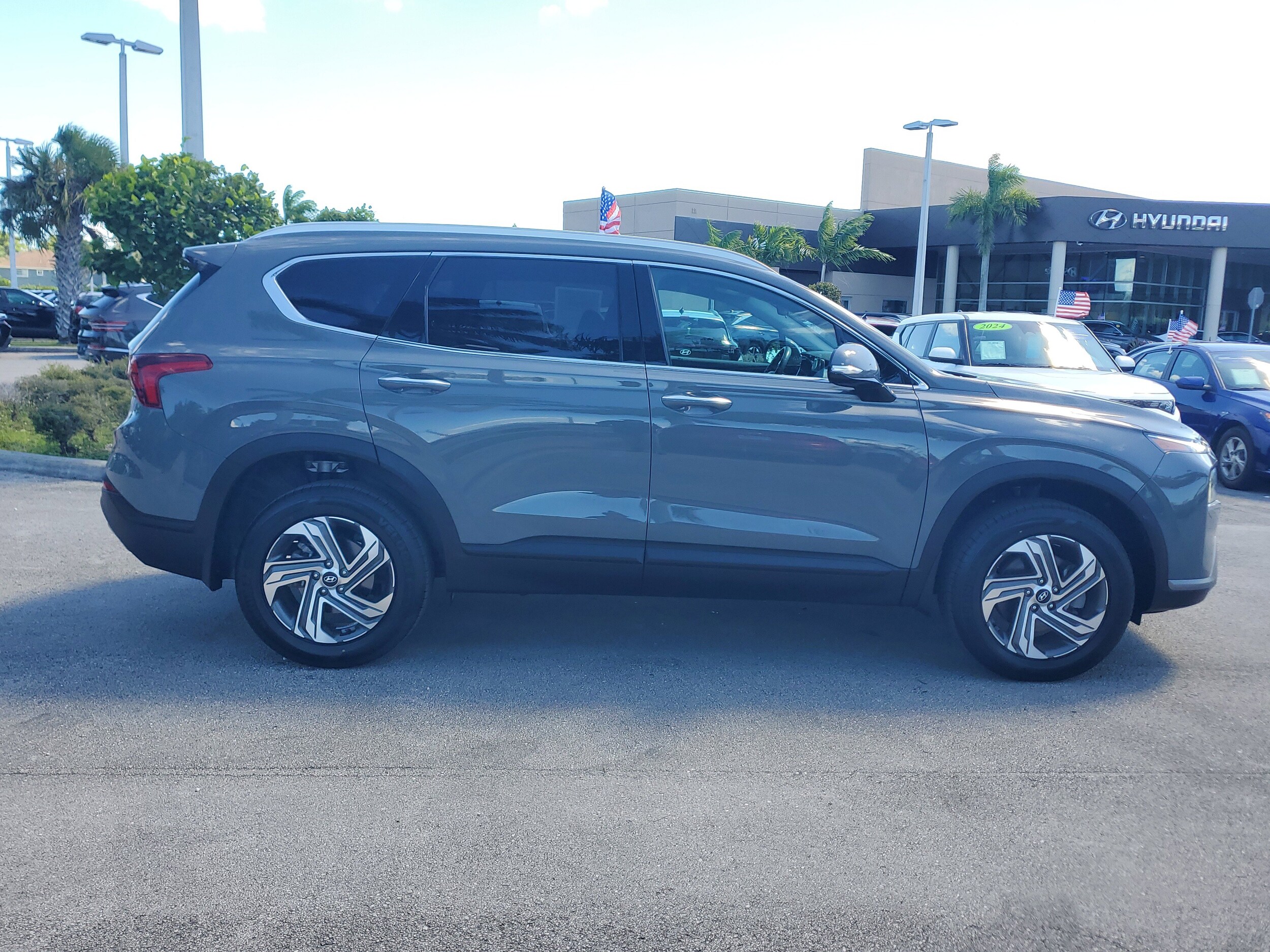 2023 Hyundai Santa Fe SEL photo 4