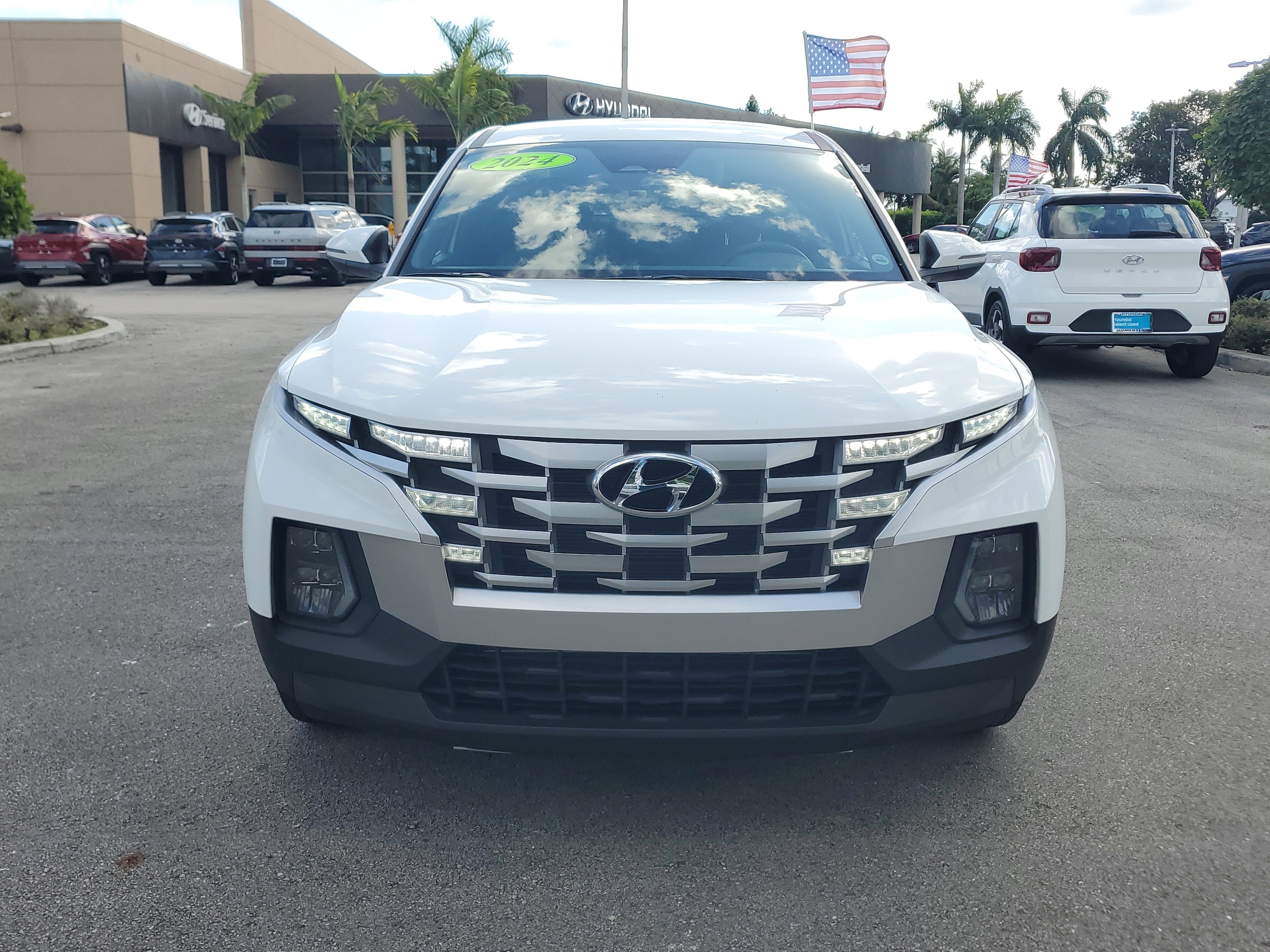 2024 Hyundai Santa Cruz SEL photo 2