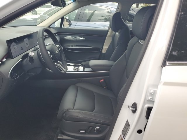 2026 GENESIS GV70 Standard - Photo 8
