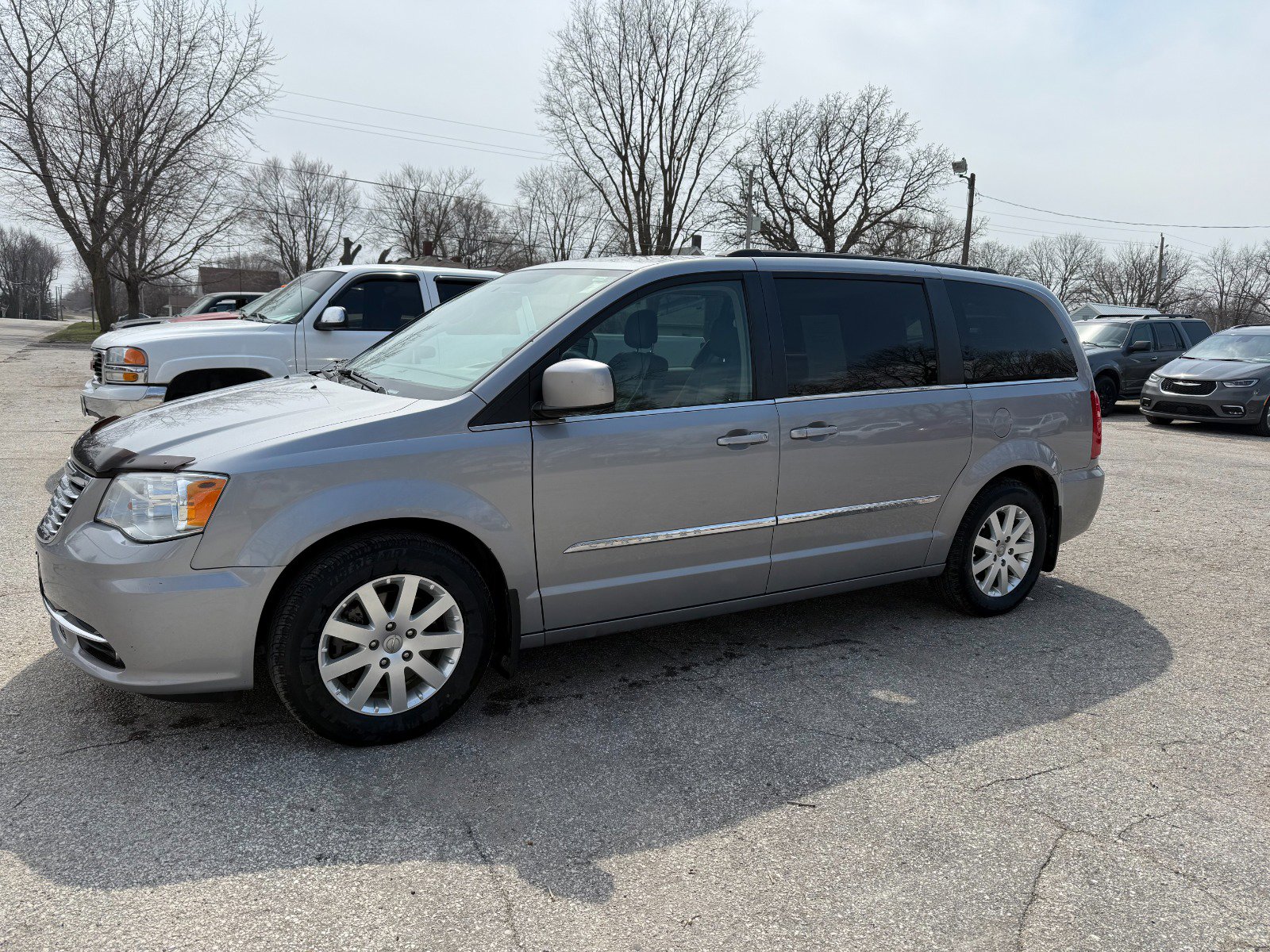 Used 2015 Chrysler Town & Country Touring with VIN 2C4RC1BG3FR570782 for sale in Rockwell City, IA