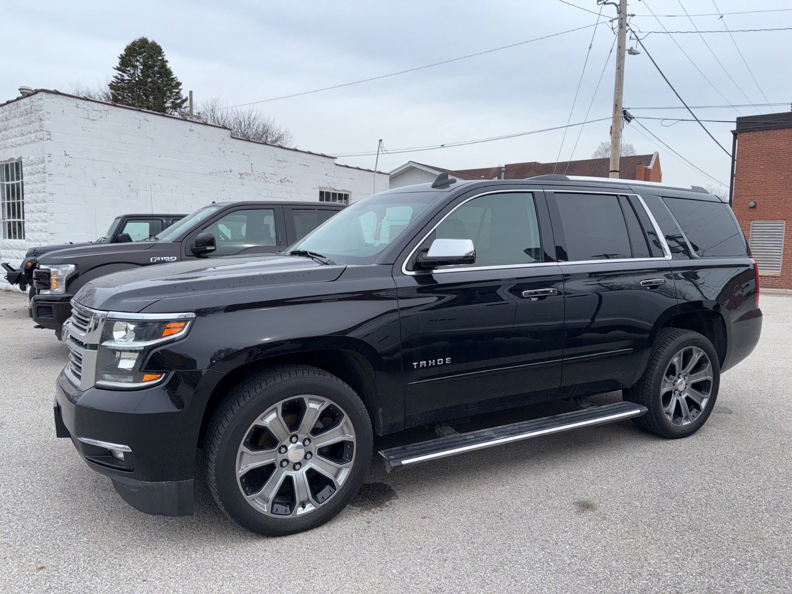 Used 2017 Chevrolet Tahoe Premier with VIN 1GNSKCKC0HR160518 for sale in Rockwell City, IA