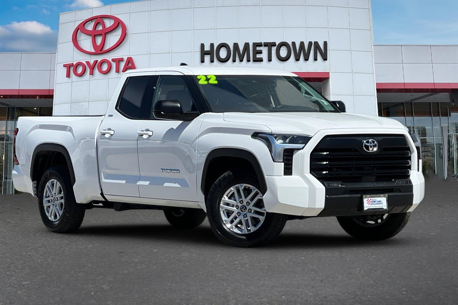 Used 2022 Toyota Tundra SR5 with VIN 5TFLA5AA1NX018486 for sale in Ontario, OR