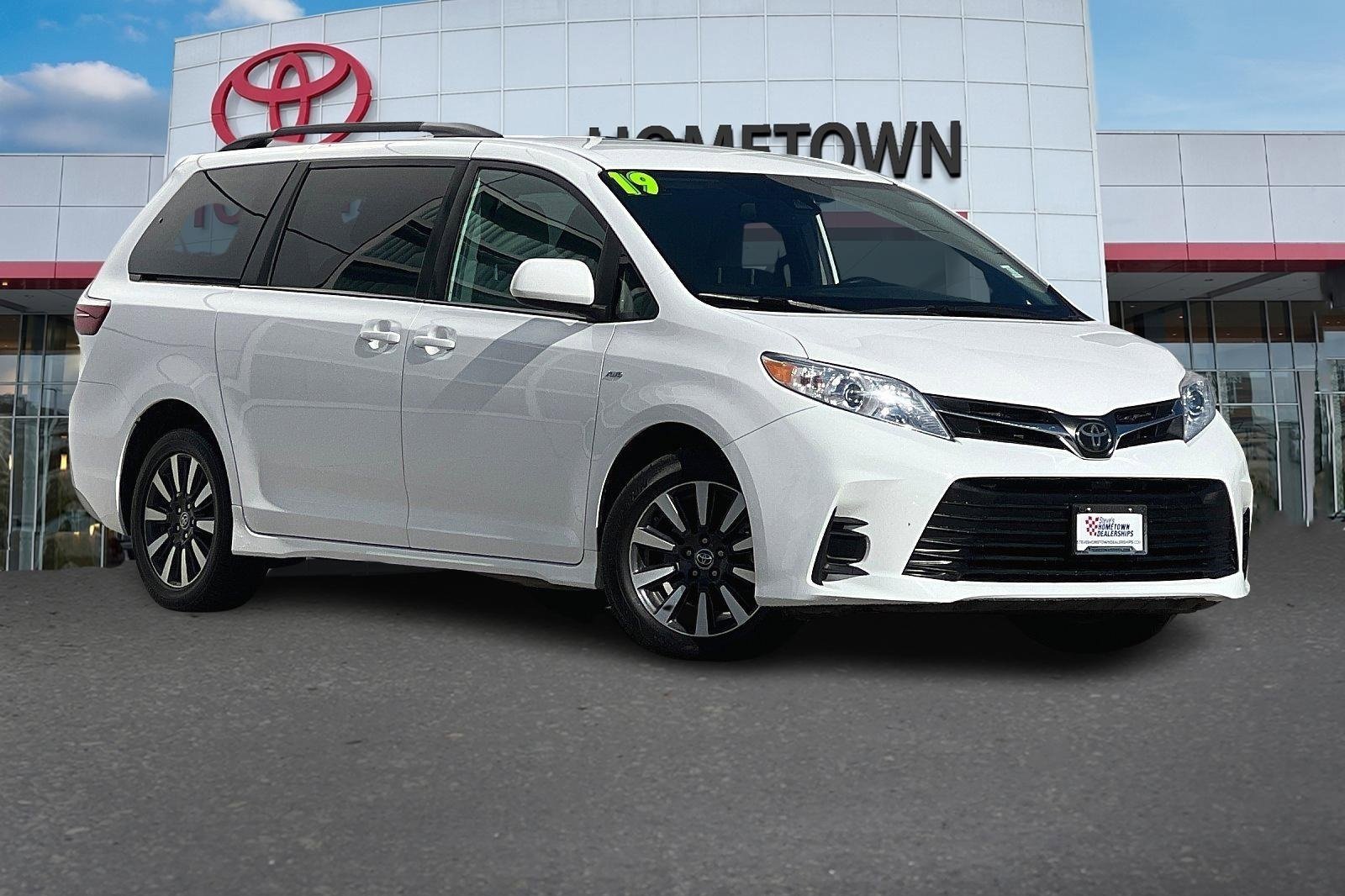 Used 2019 Toyota Sienna LE with VIN 5TDJZ3DC7KS217822 for sale in Ontario, OR