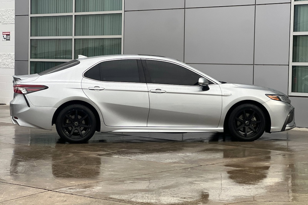 Used 2021 Toyota Camry Hybrid XSE Sedan
