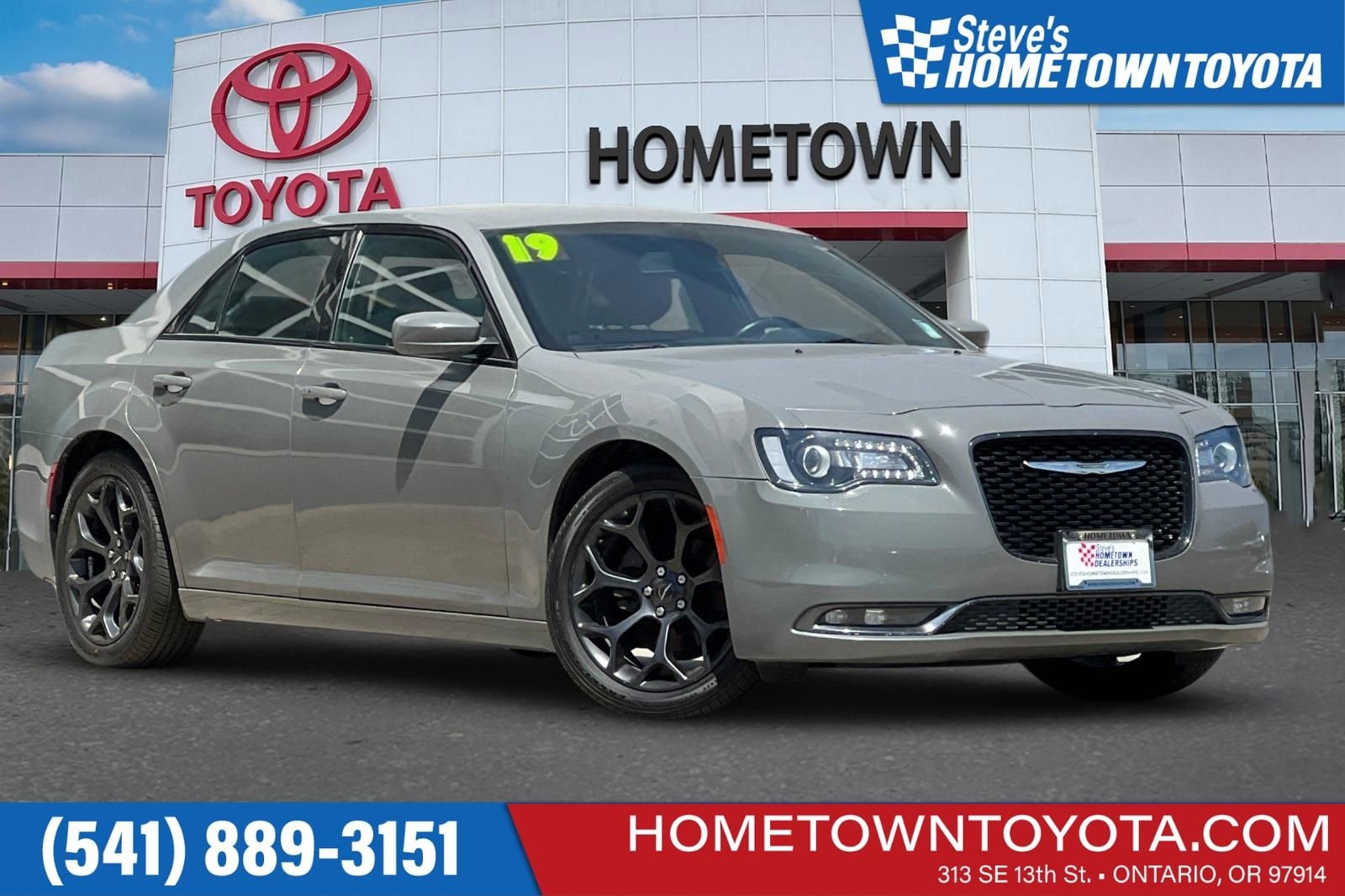 2019 Chrysler 300 S's photo