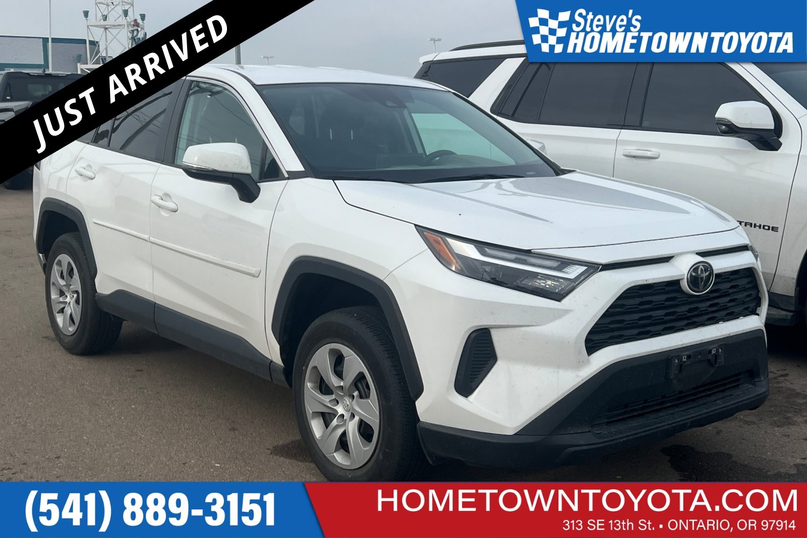 2024 Toyota RAV4 LE's photo