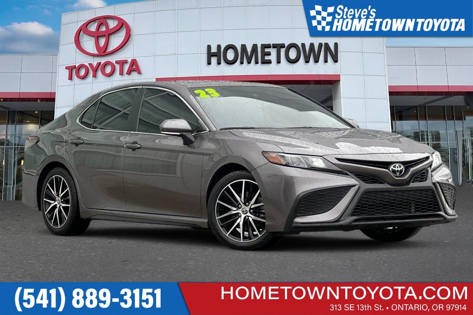 2023 Toyota Camry SE's photo