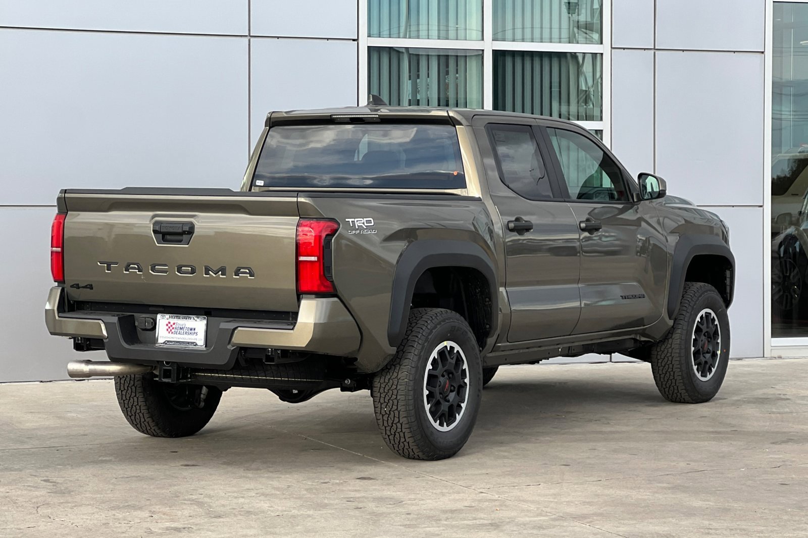 2025 Toyota Tacoma TRD Off-Road photo 4