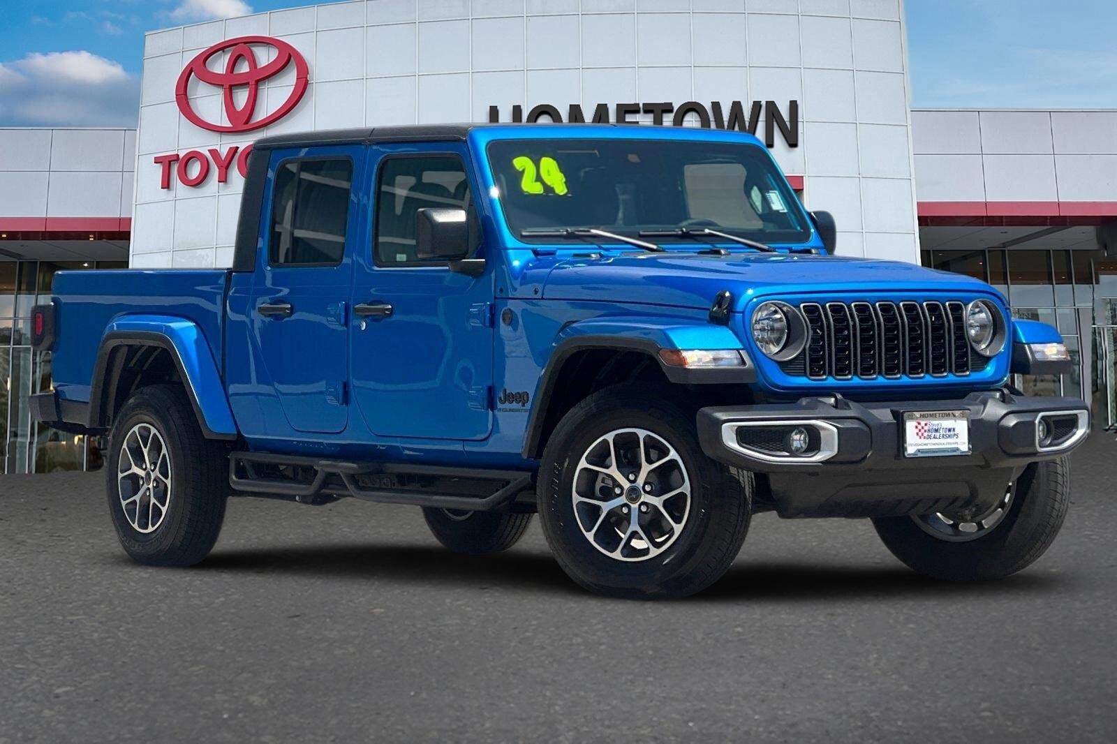 2024 Jeep Gladiator Sport S photo 2