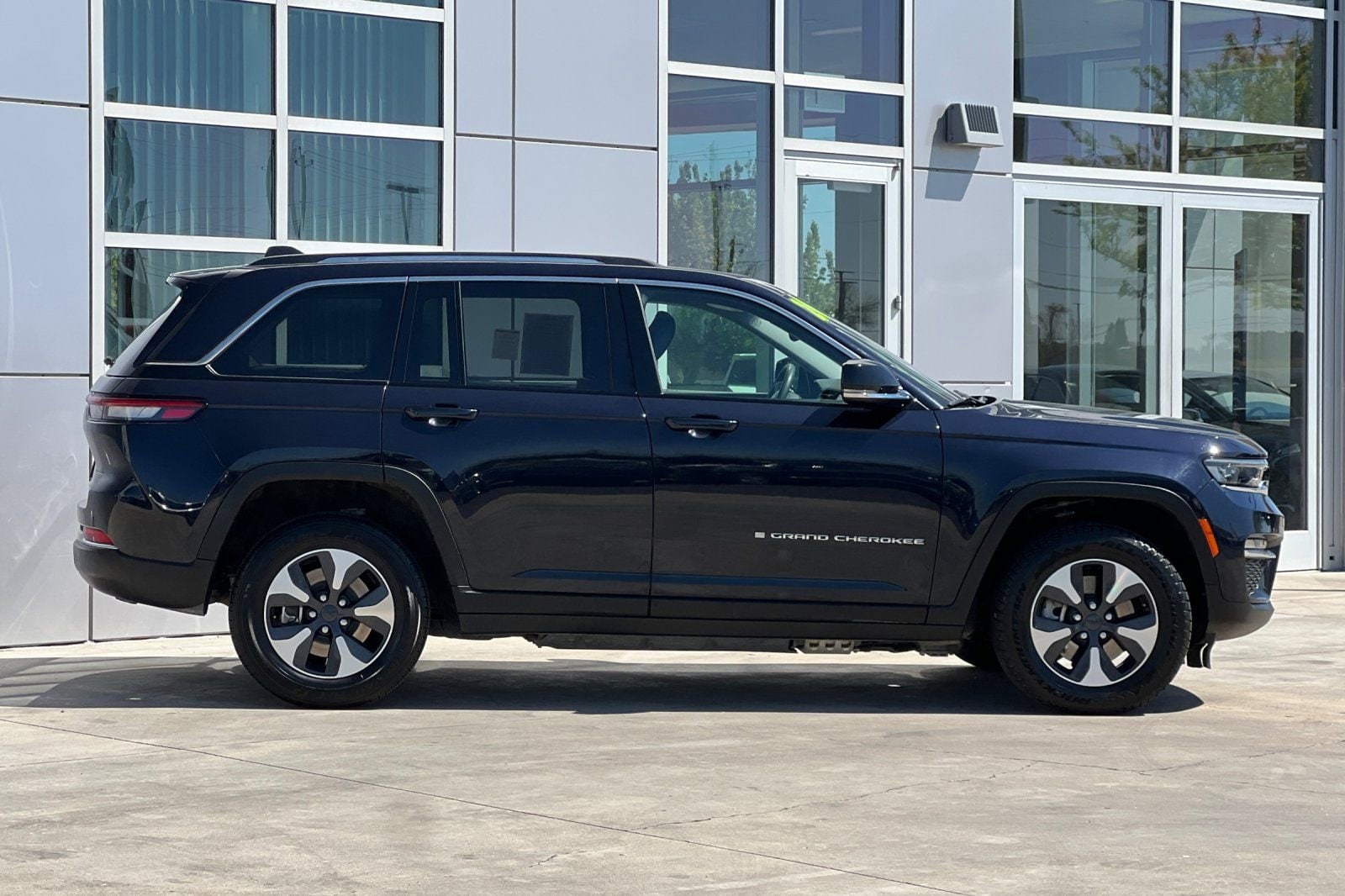 2024 Jeep Grand Cherokee 4xe - Photo 3