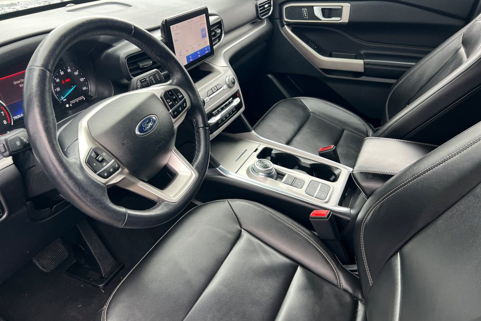 2023 Ford Explorer XLT - Photo 7