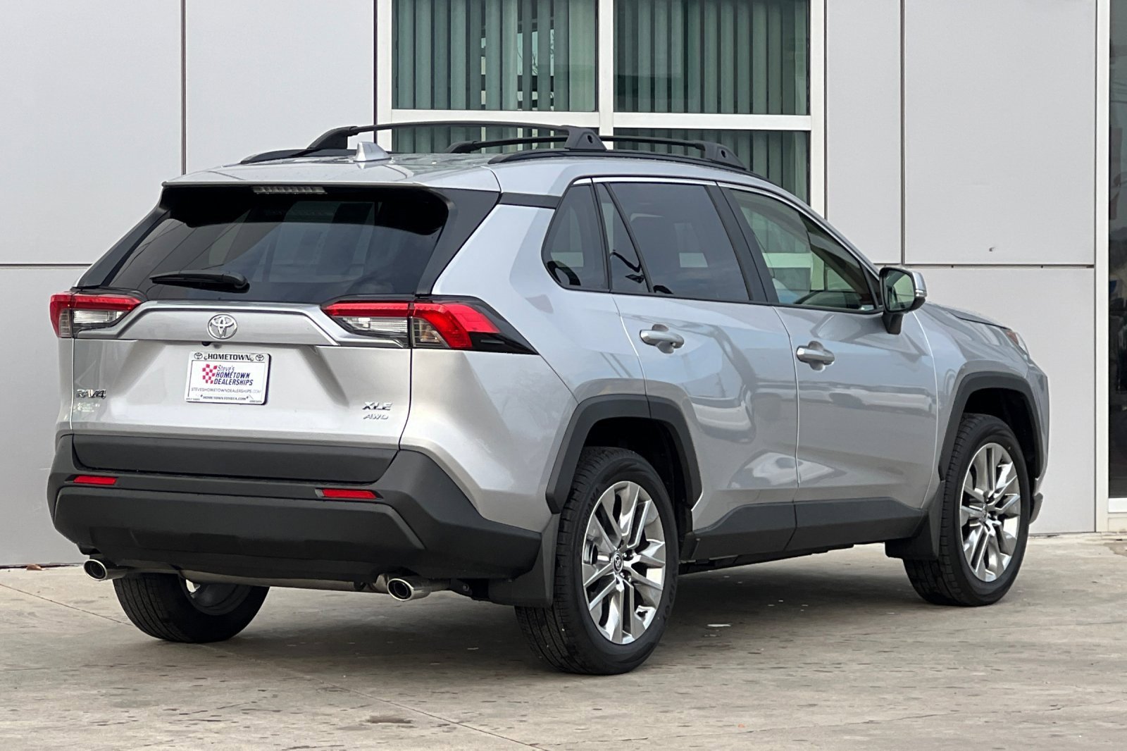 2025 Toyota RAV4 XLE Premium photo 2