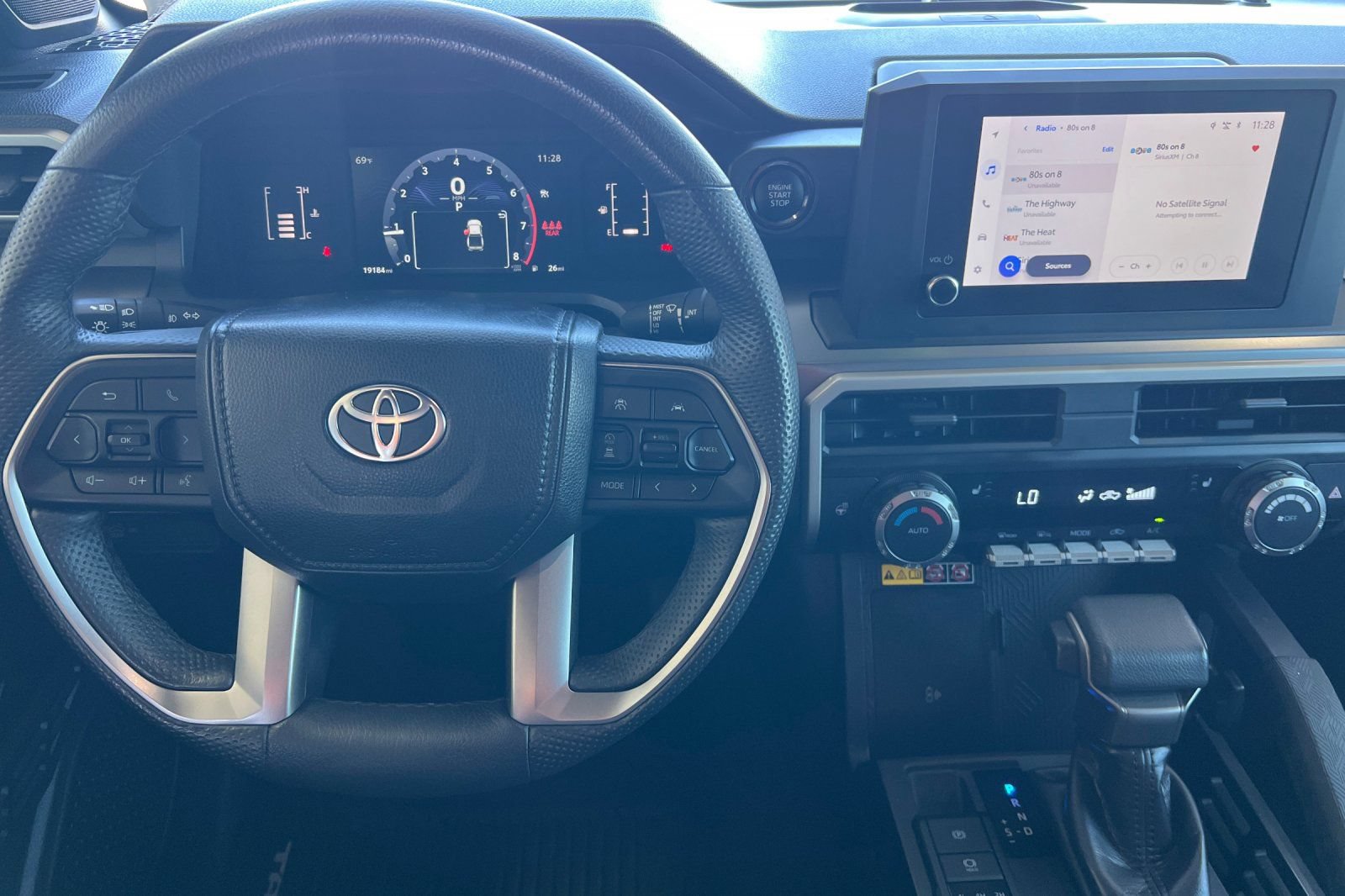 2024 Toyota Tacoma SR5 - Photo 11
