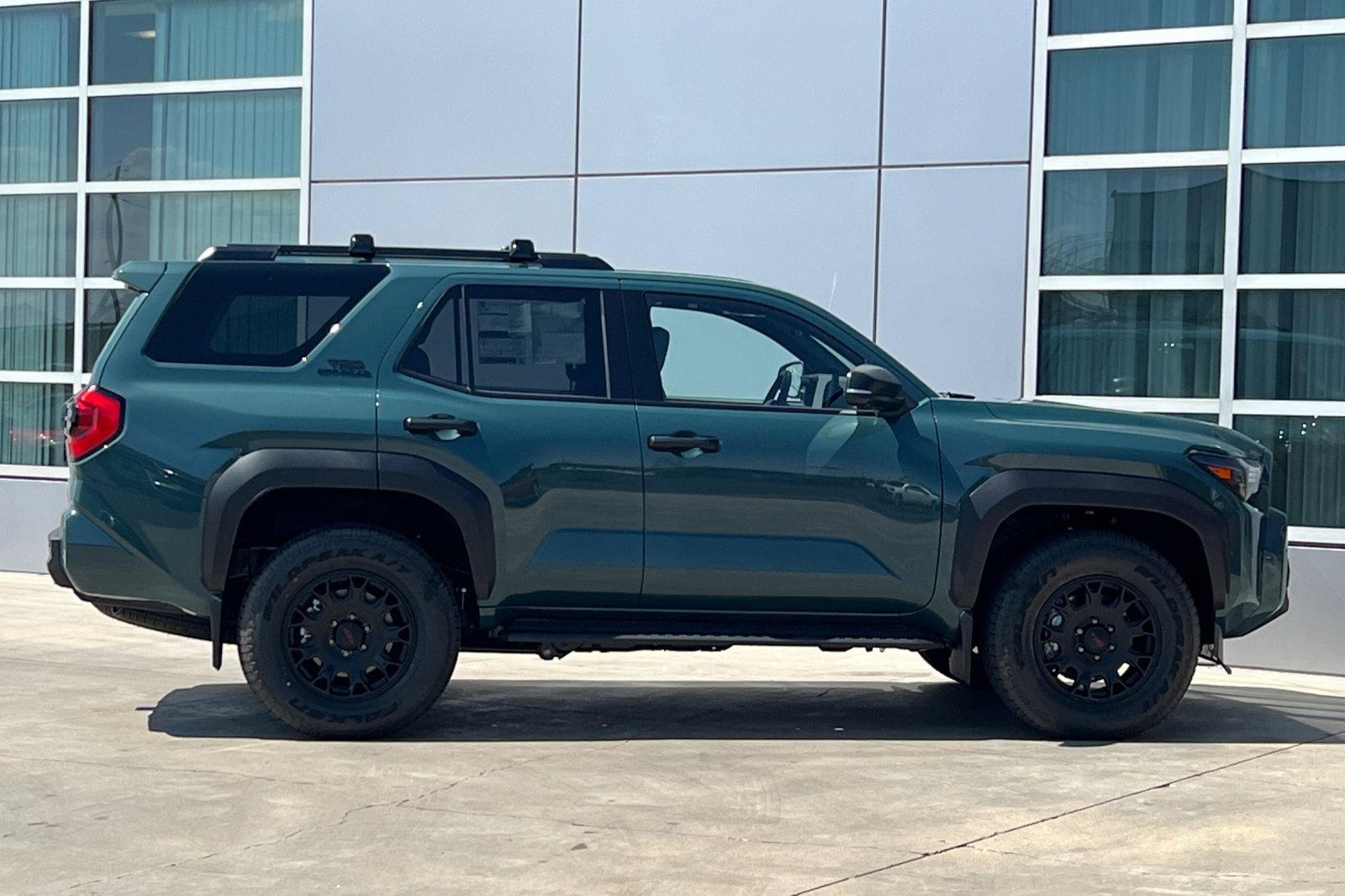 2025 Toyota 4Runner TRD Off-Road Premium photo 2