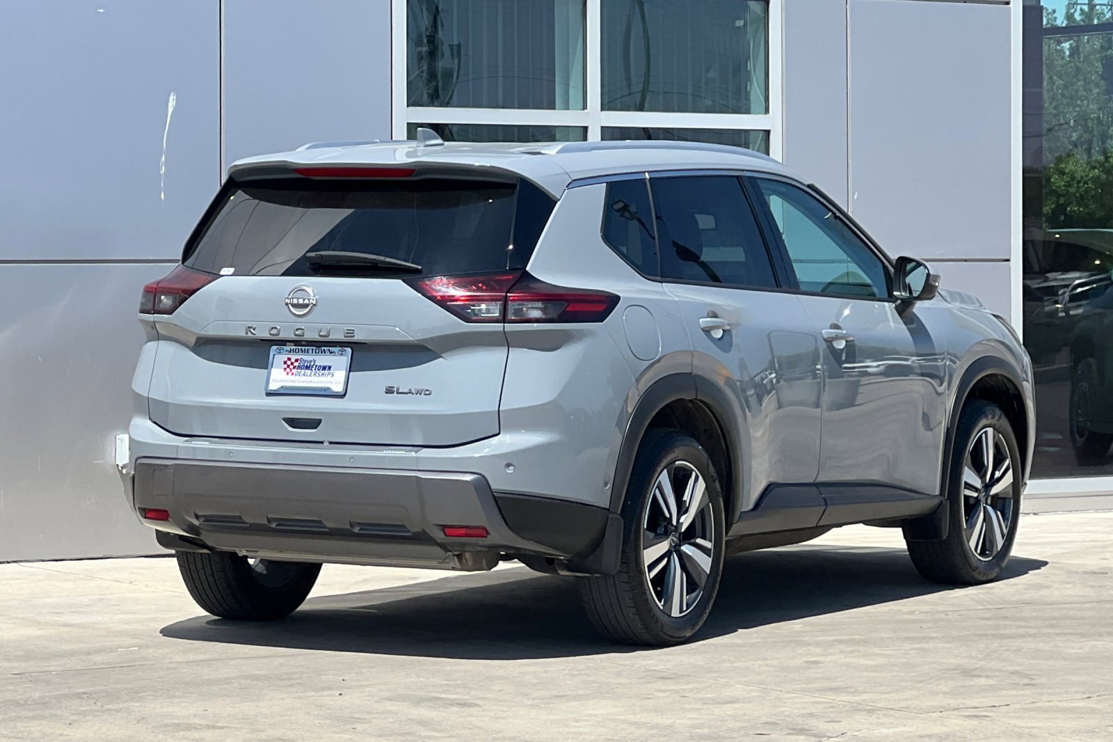 2024 Nissan Rogue SL photo 4