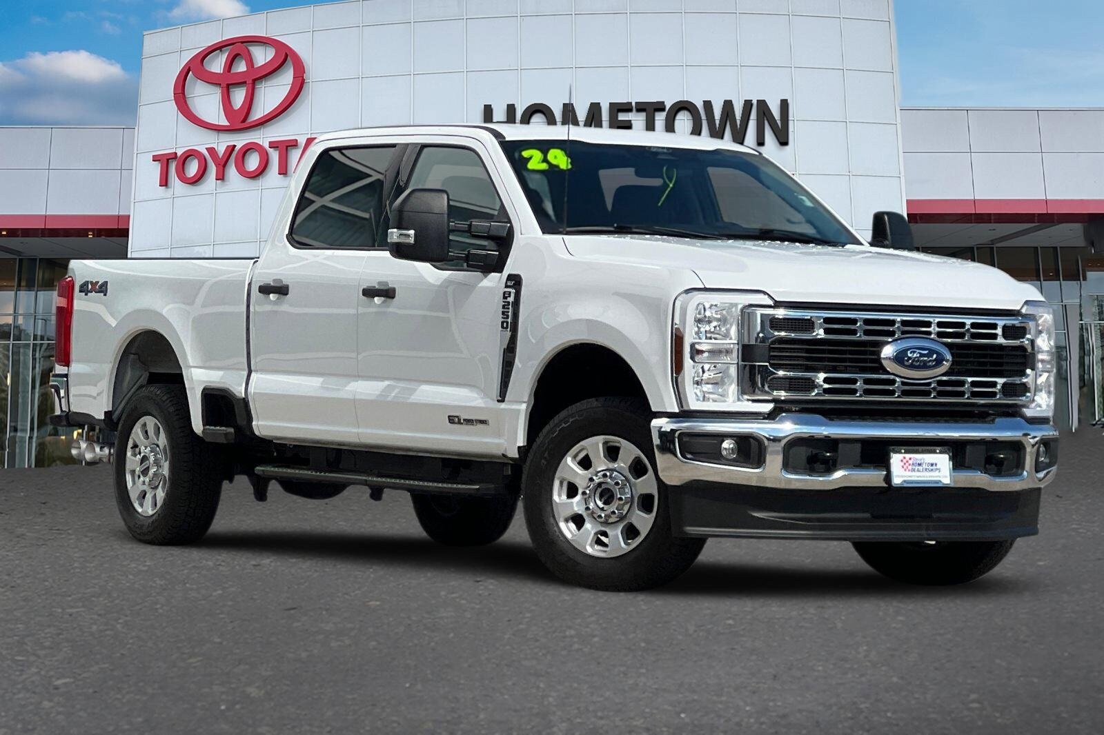 2024 Ford F-250 XLT photo 2