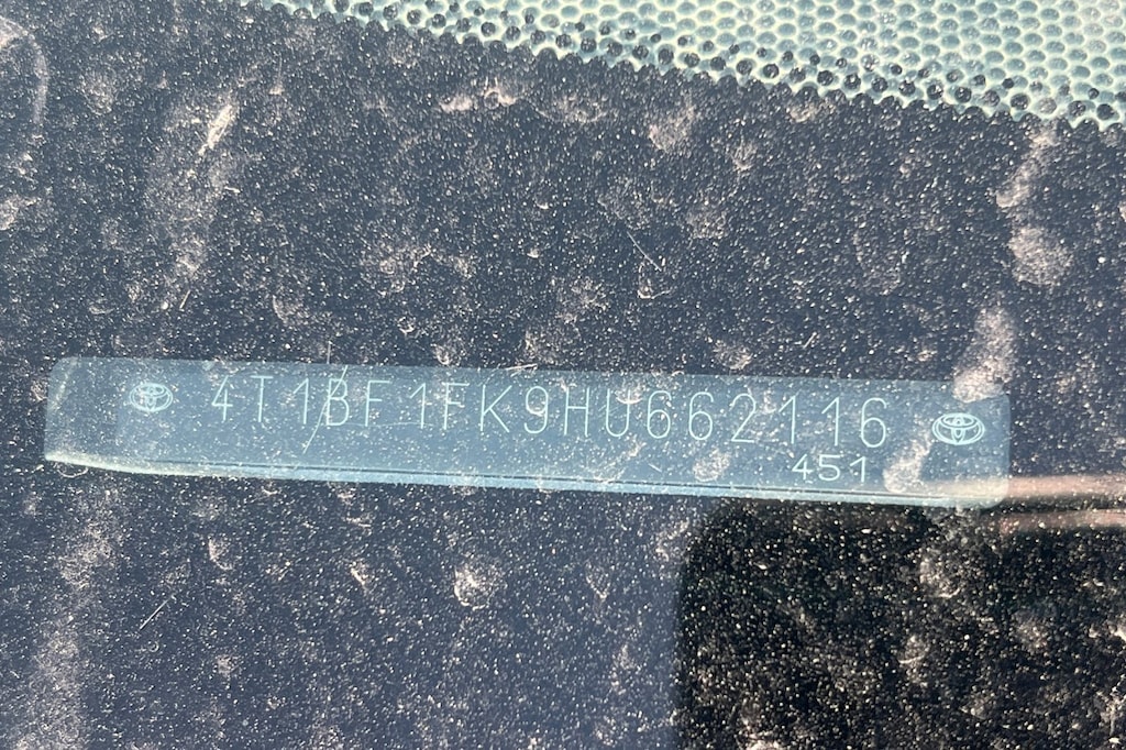 Used 2017 Toyota Camry SE Sedan