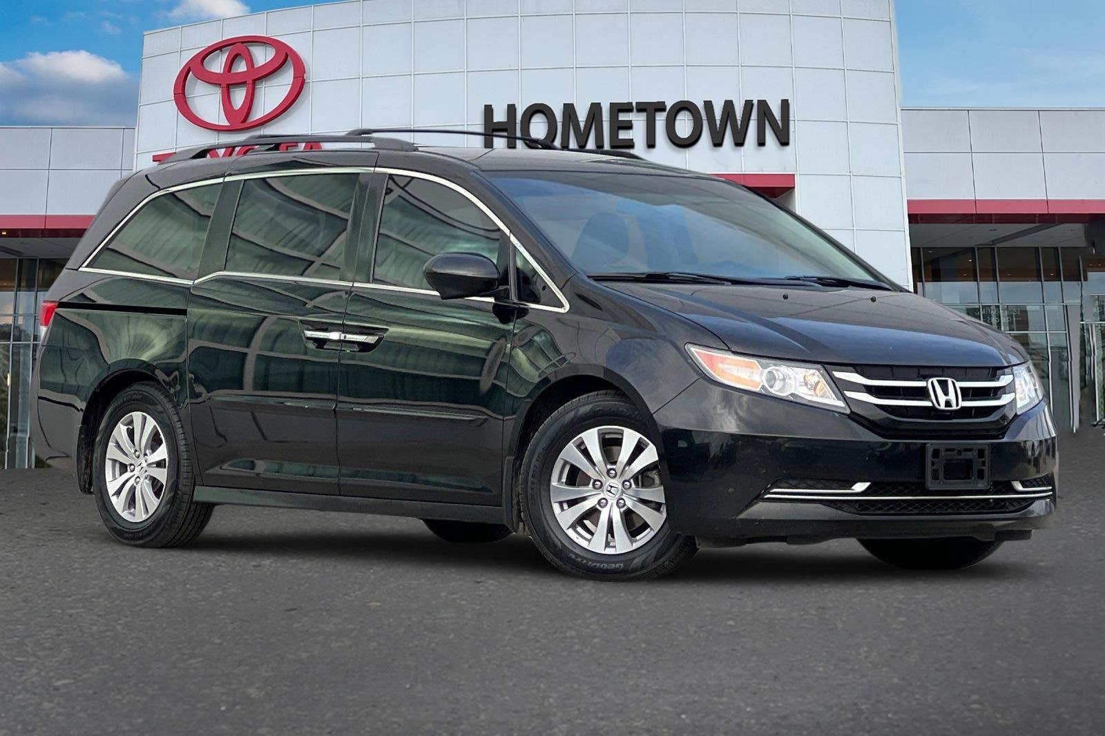 Used 2017 Honda Odyssey SE with VIN 5FNRL5H34HB020498 for sale in Ontario, OR