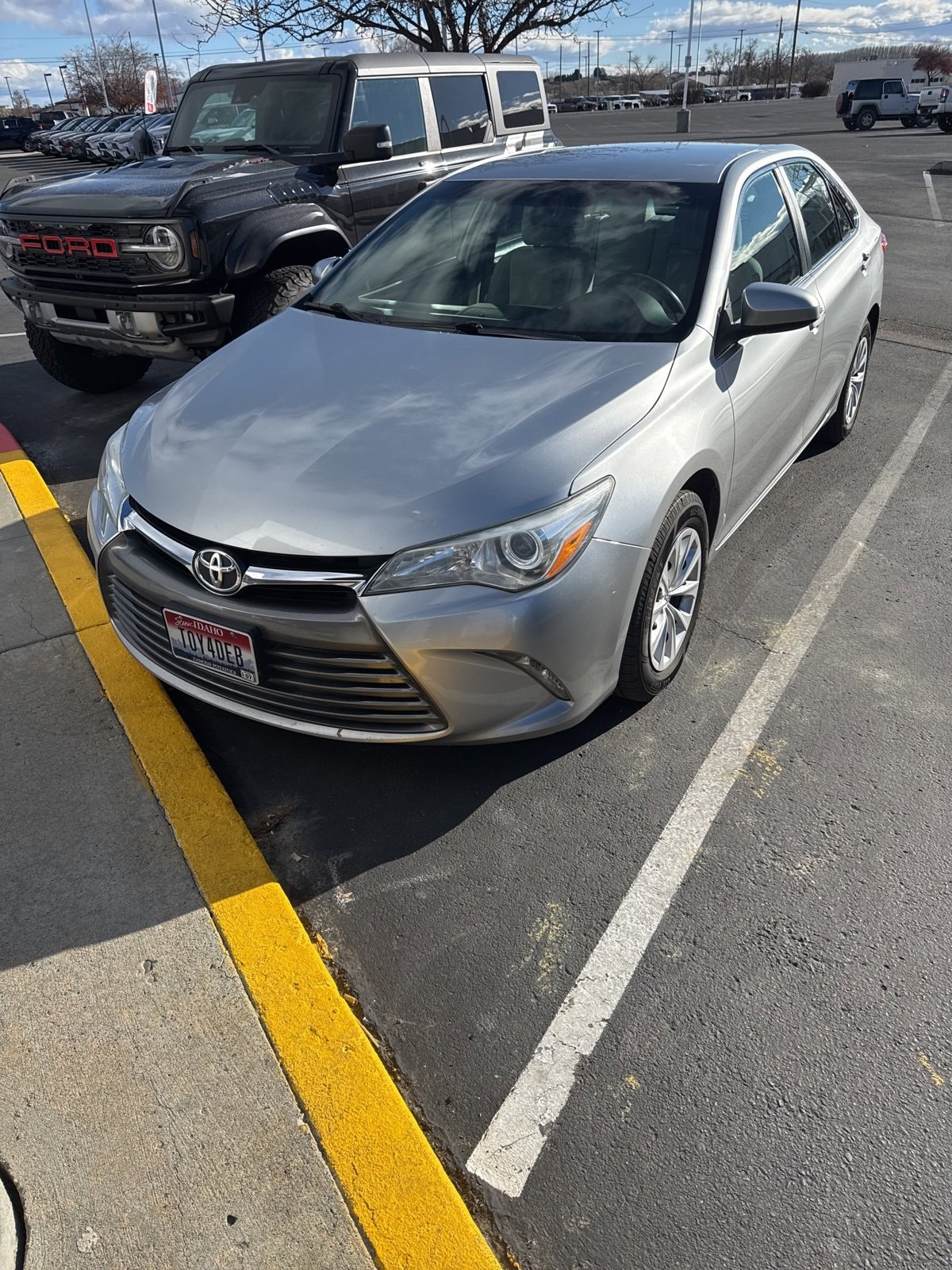 2015 Toyota Camry LE's photo