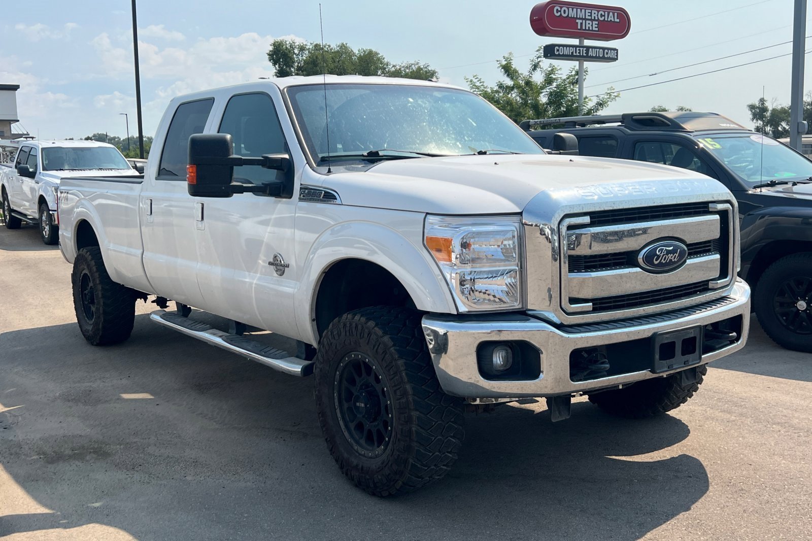 2015 Ford F-350 Lariat photo 2