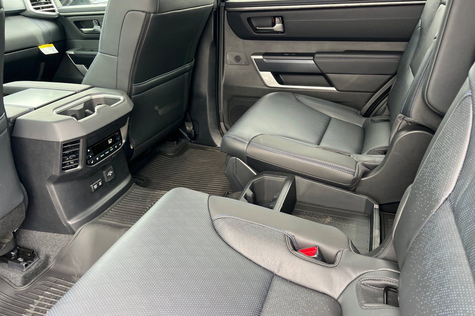 2025 Toyota Sequoia Platinum - Photo 9