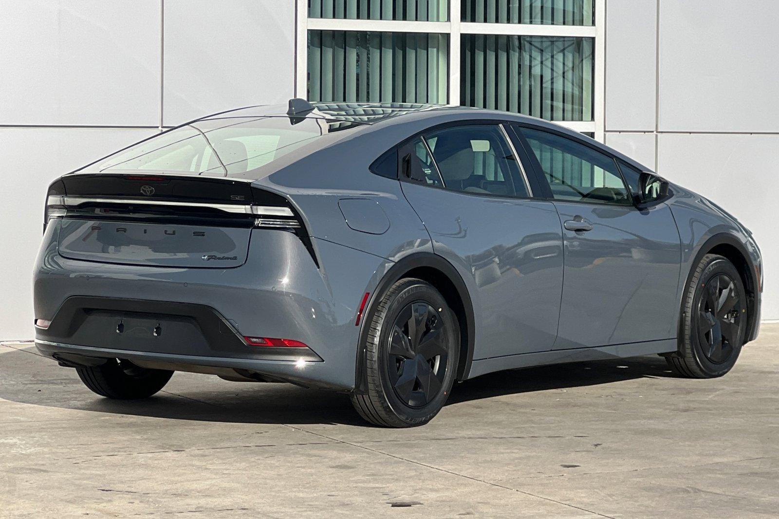 2024 Toyota Prius Prime SE photo 4