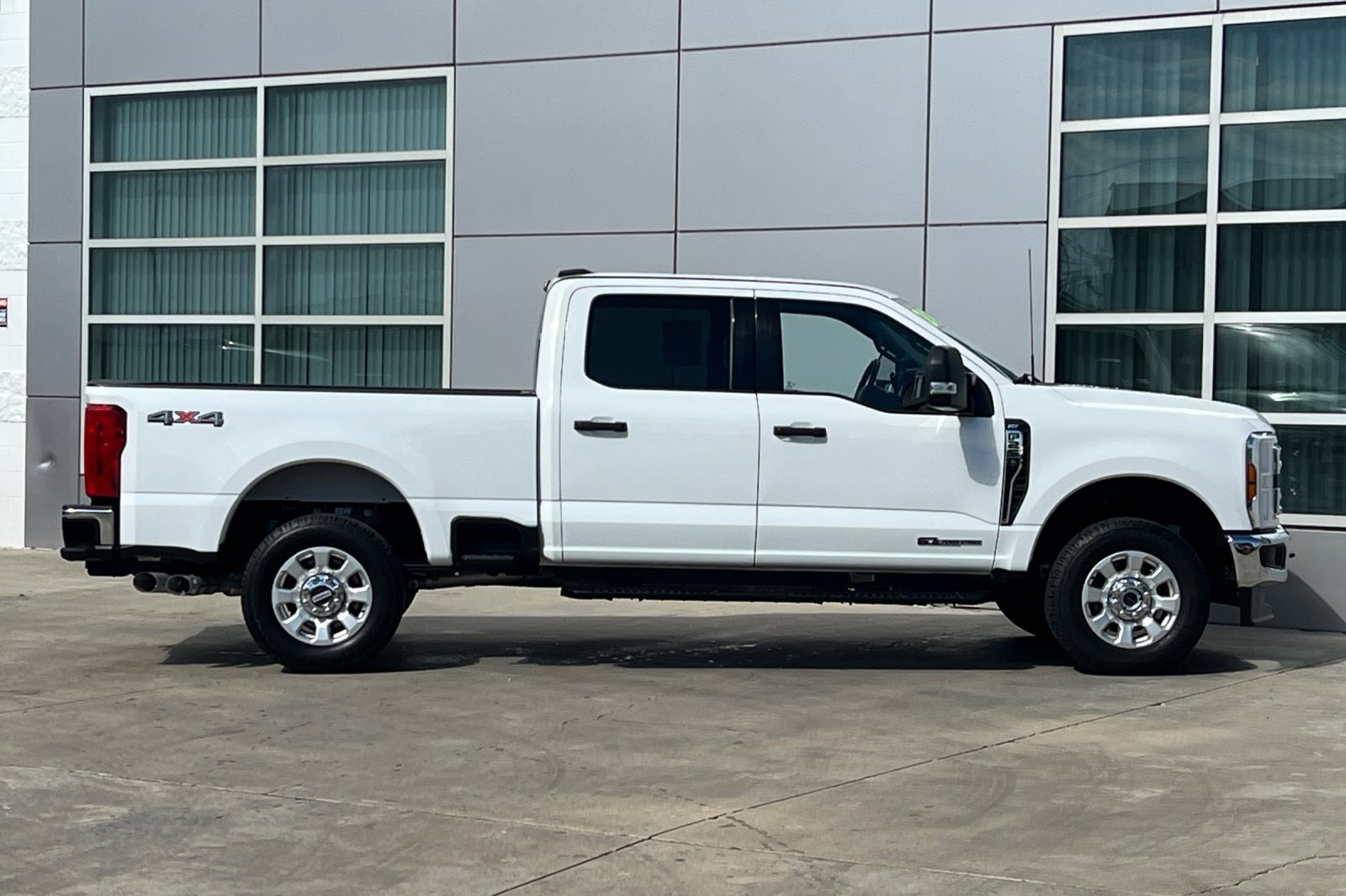 2024 Ford F-250 XLT photo 3