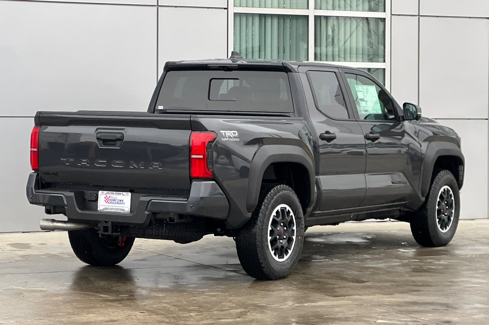 2025 Toyota Tacoma TRD Off-Road photo 4
