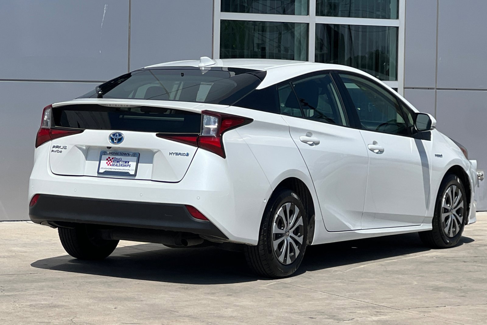 2022 Toyota Prius LE AWD-e photo 4