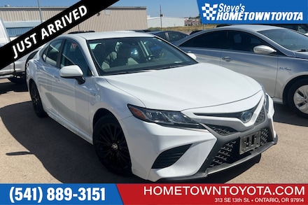 2020 Toyota Camry Hybrid SE Sedan