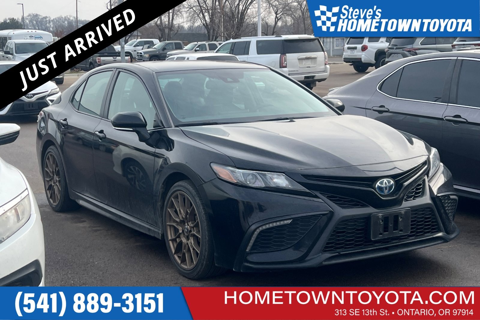 2024 Toyota Camry SE's photo