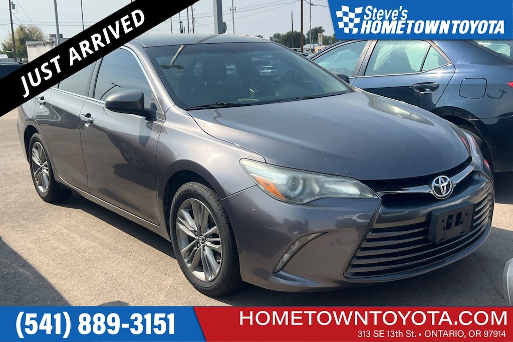 Used 2017 Toyota Camry SE Sedan