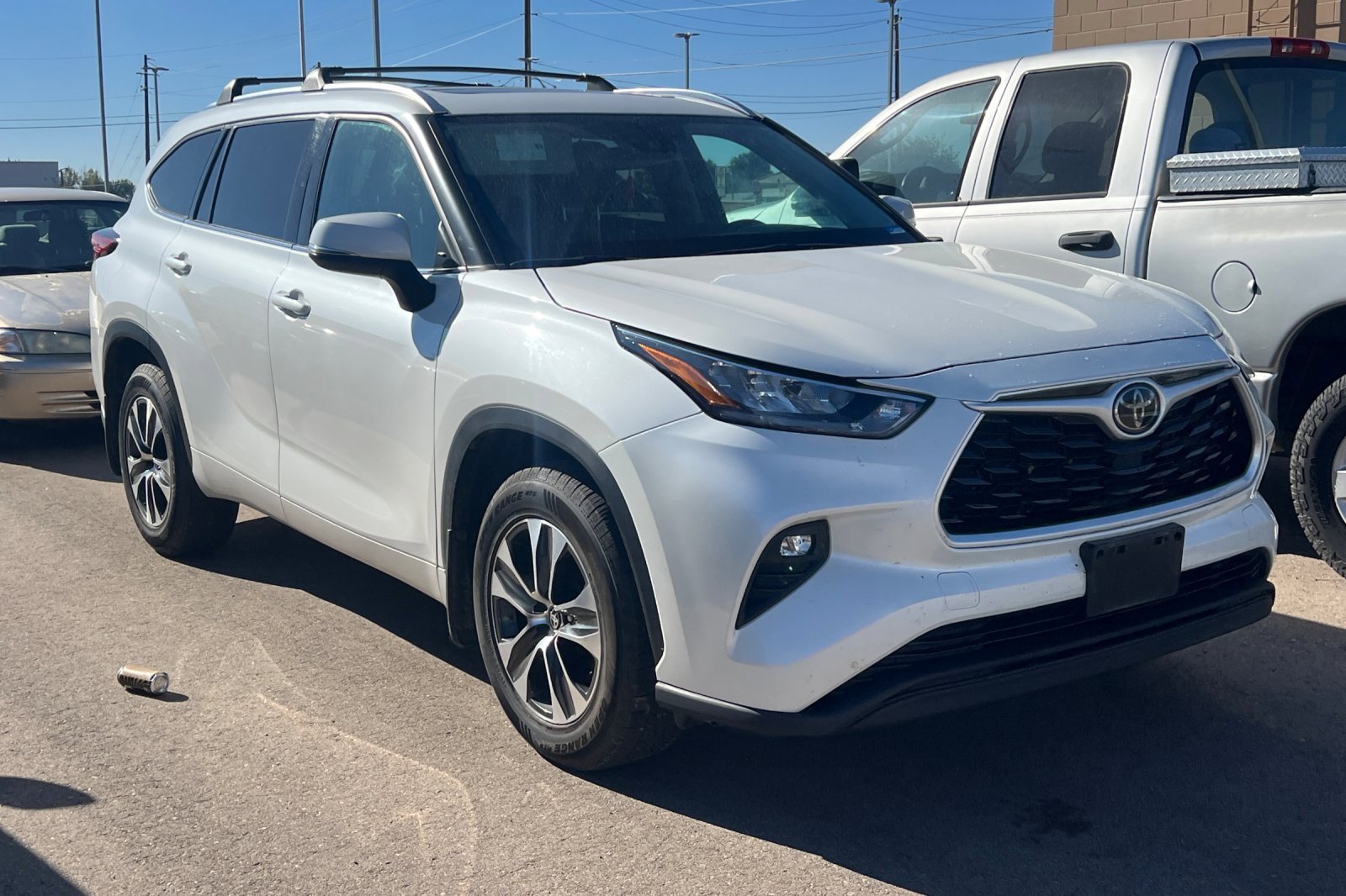 2020 Toyota Highlander XLE photo 2