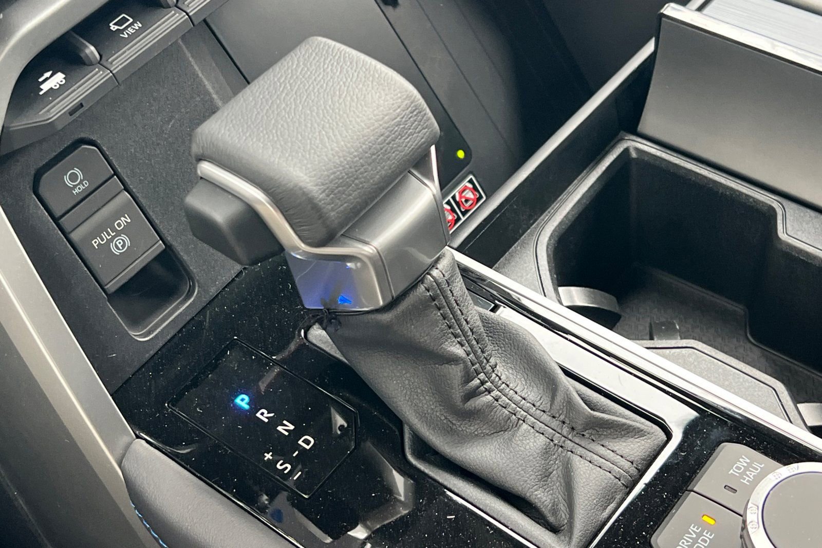 2025 Toyota Sequoia Platinum - Photo 19