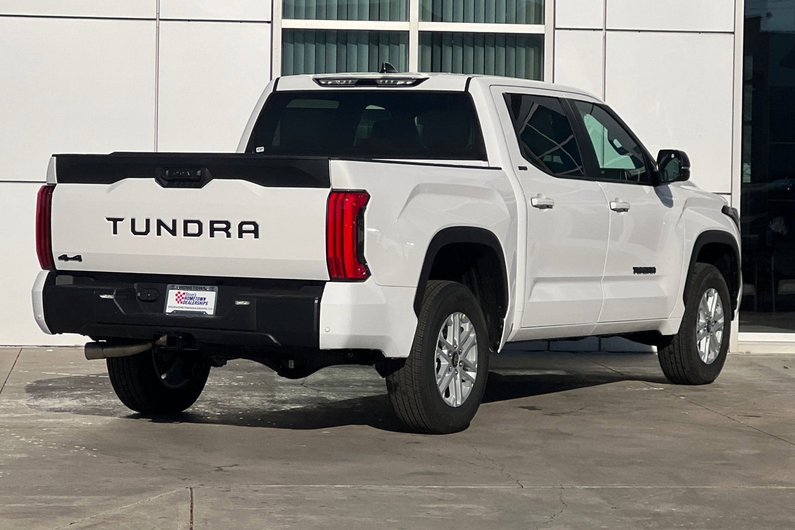 2026 Toyota Tundra SR5 CrewMax photo 4
