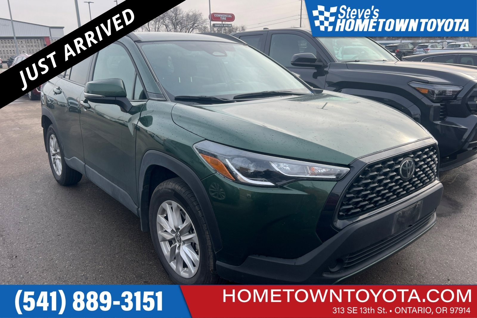 2024 Toyota Corolla Cross LE's photo