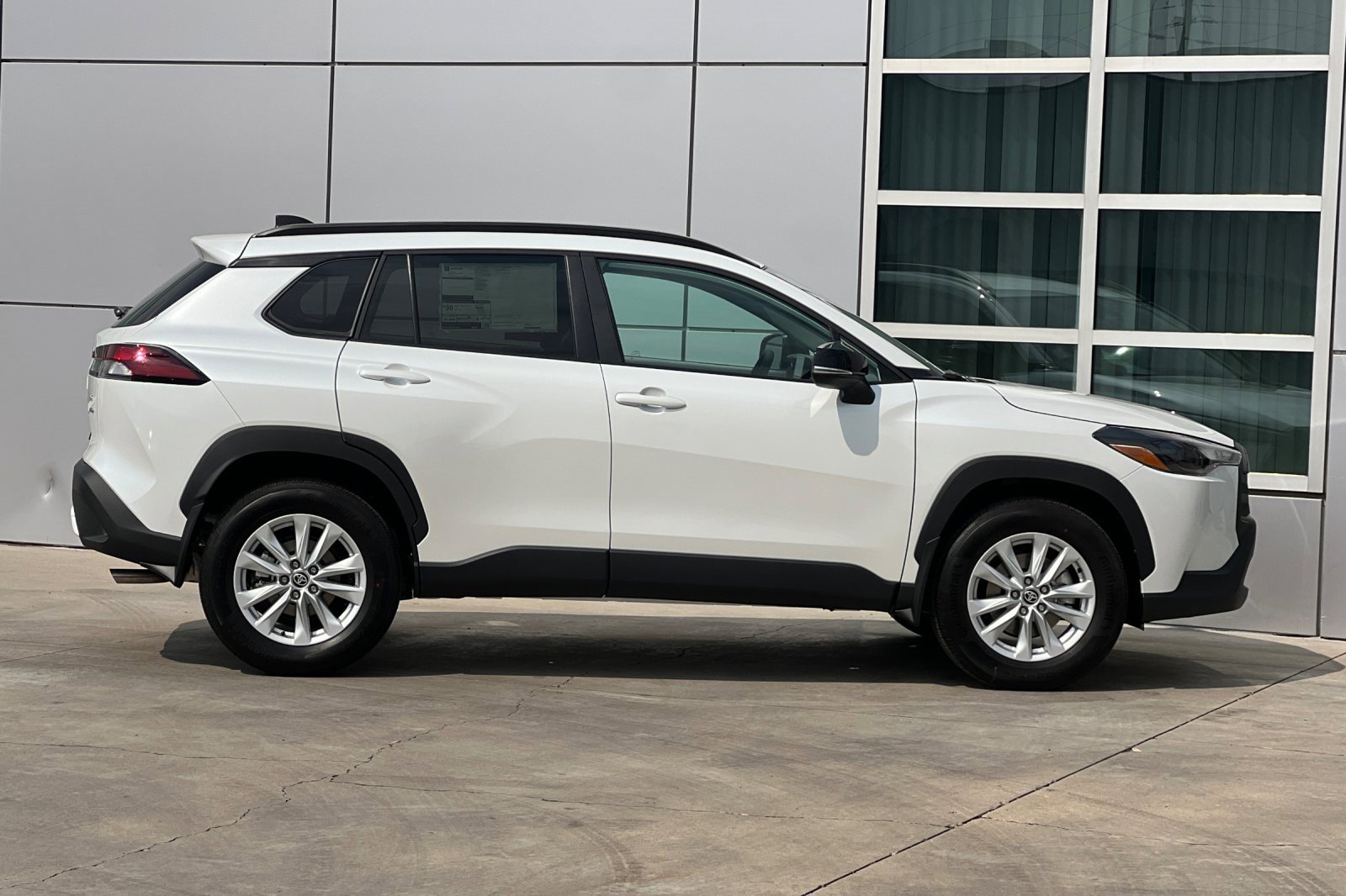 2026 Toyota Corolla Cross LE photo 2