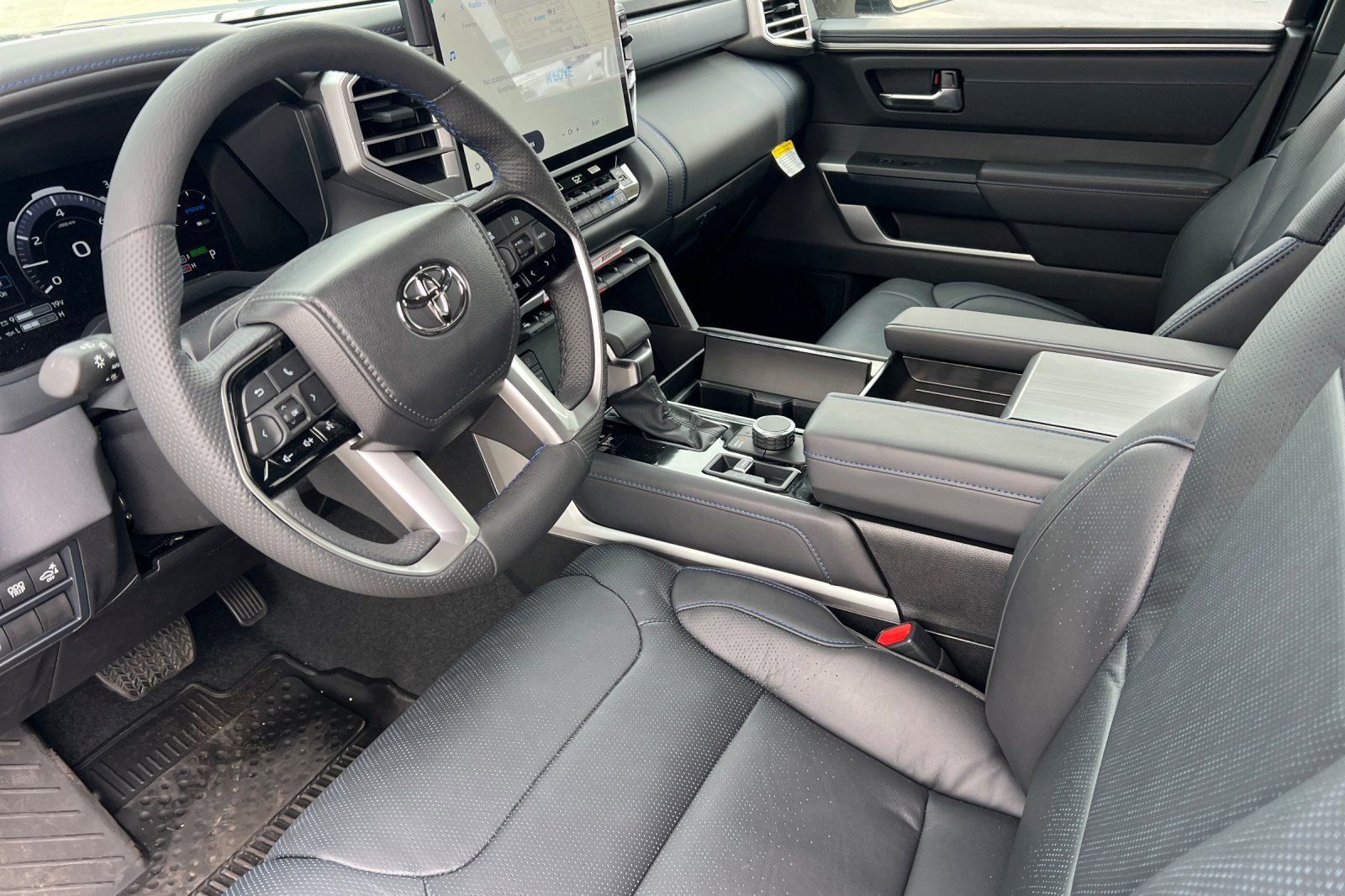 2025 Toyota Sequoia Platinum - Photo 7