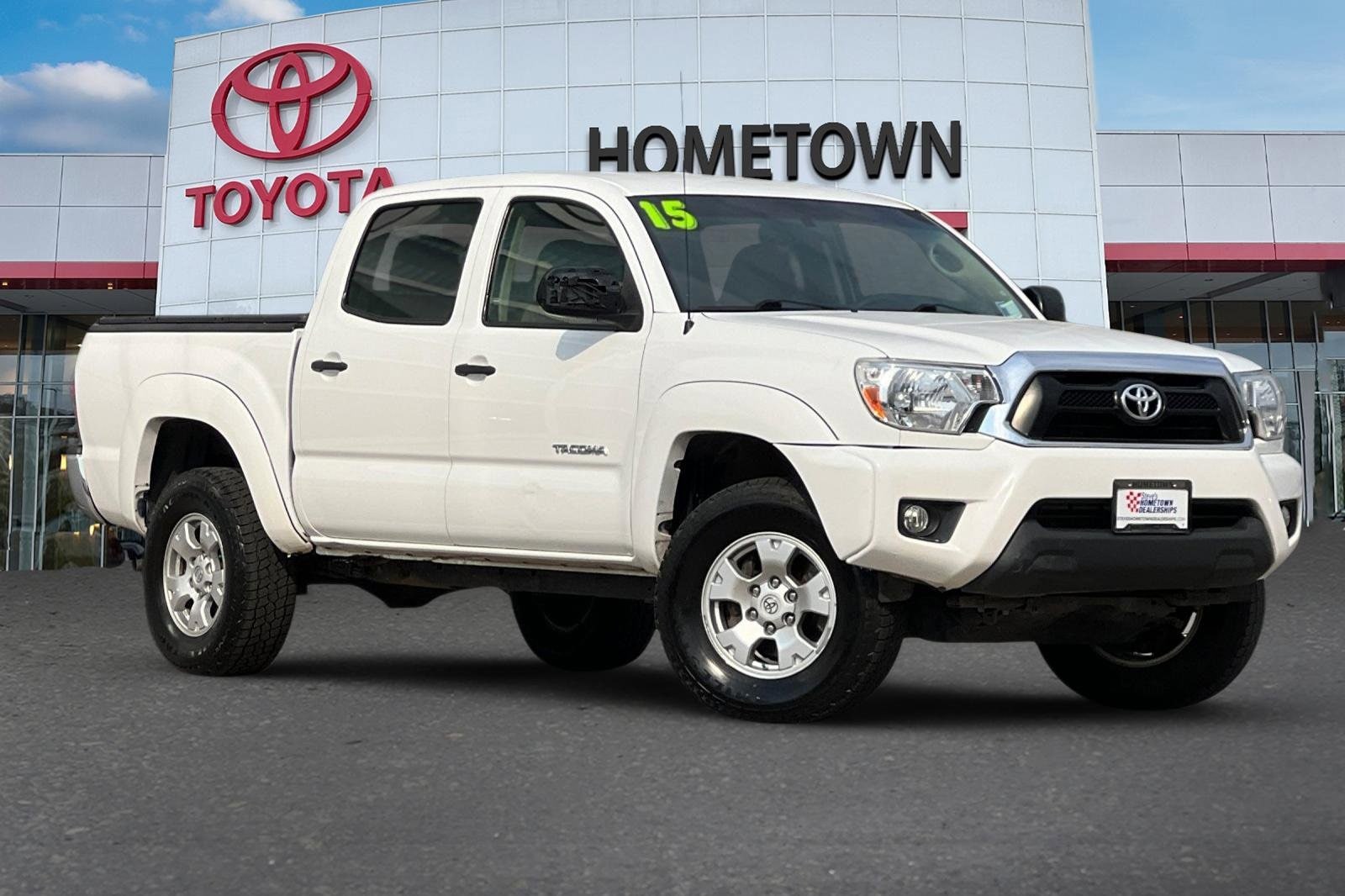 Used 2015 Toyota Tacoma Base with VIN 3TMLU4EN2FM203183 for sale in Ontario, OR