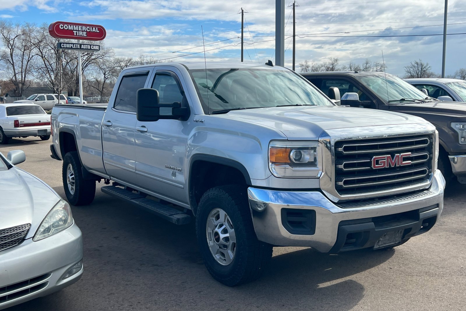 2015 Gmc Sierra SLE photo 2