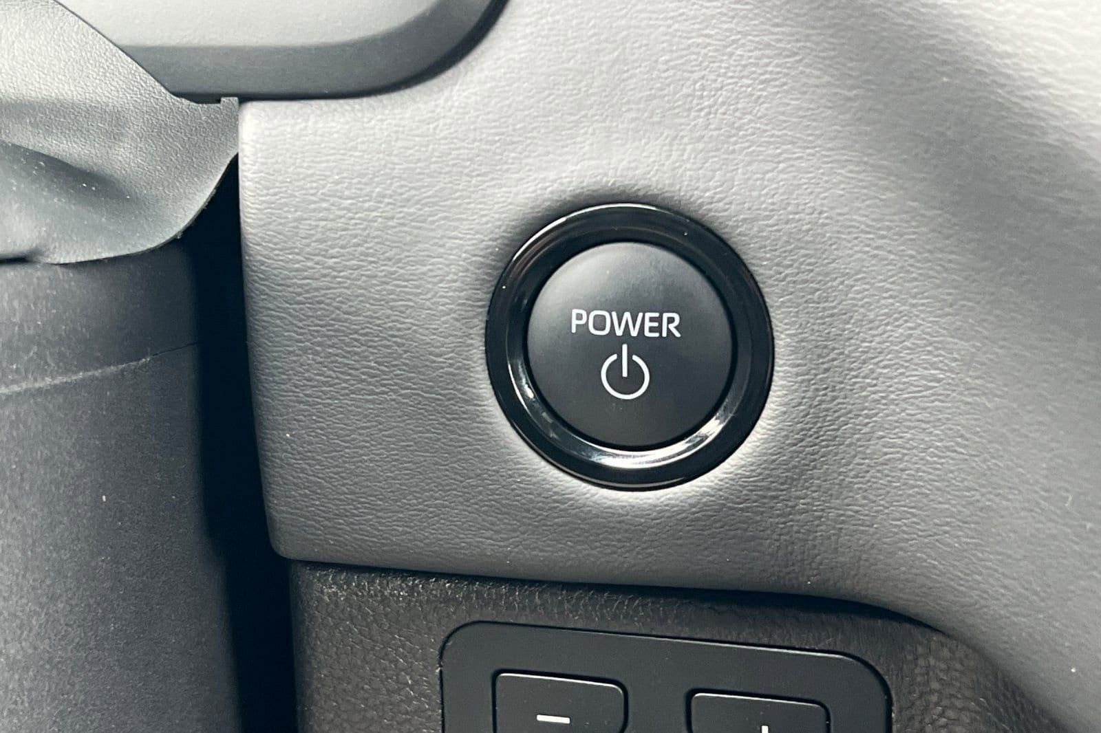 2025 Toyota Sequoia Platinum - Photo 20